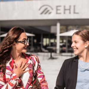 Deux étudiantes de l'EHL Hospitality Business School