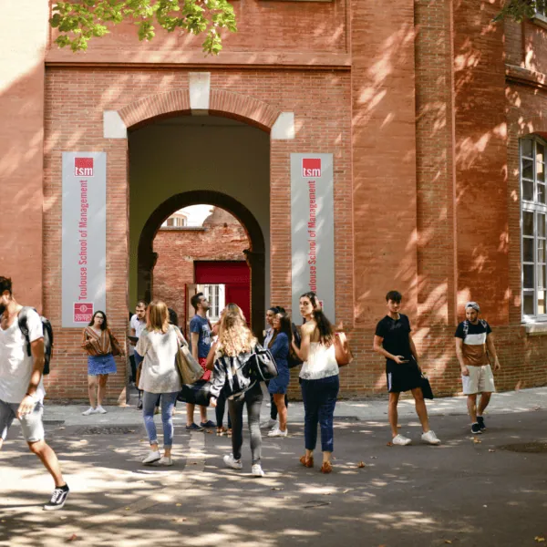 École Toulouse School of Management 9