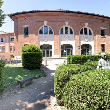 École Toulouse School of Management 9