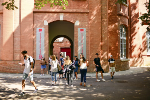 École Toulouse School of Management 19