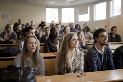 IAE Caen étudiants en cours