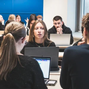 2 ECOLE ISG LUXURY MANAGEMENT