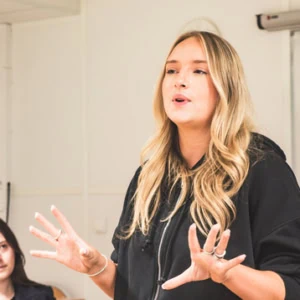 12 ECOLE ISG LUXURY MANAGEMENT