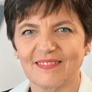 Anne Szymczak DG du Cned