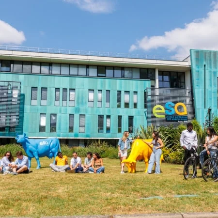Vue de l'extérieur du campus de l'ESA