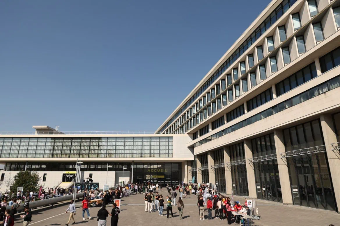 École CY Cergy Paris Université 9