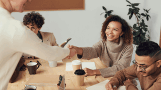 Le service des cours d'adultes de la ville de Paris ouvre ses inscriptions.