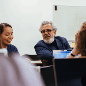 Formateur et étudiants ISD