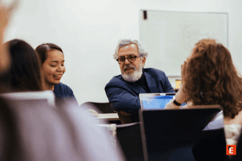 Formateur et étudiants ISD