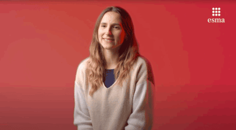 Alumini de l'école ESMA posant pour son témoignage