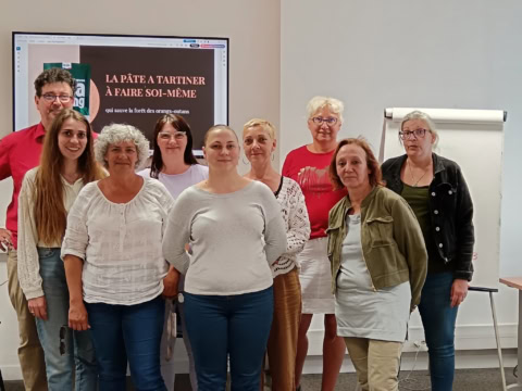 Groupe de personnes debout