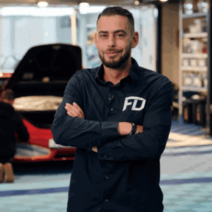 Jonathan, Formateur