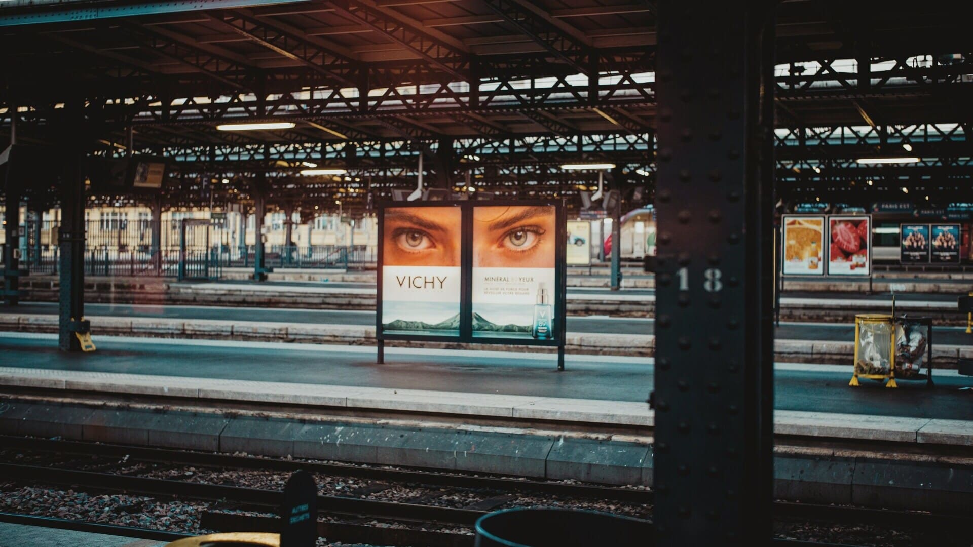 panneau publicitaire gare