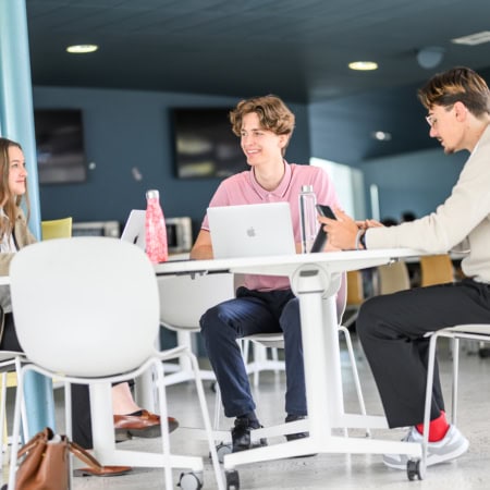 École KEDGE Business School 22