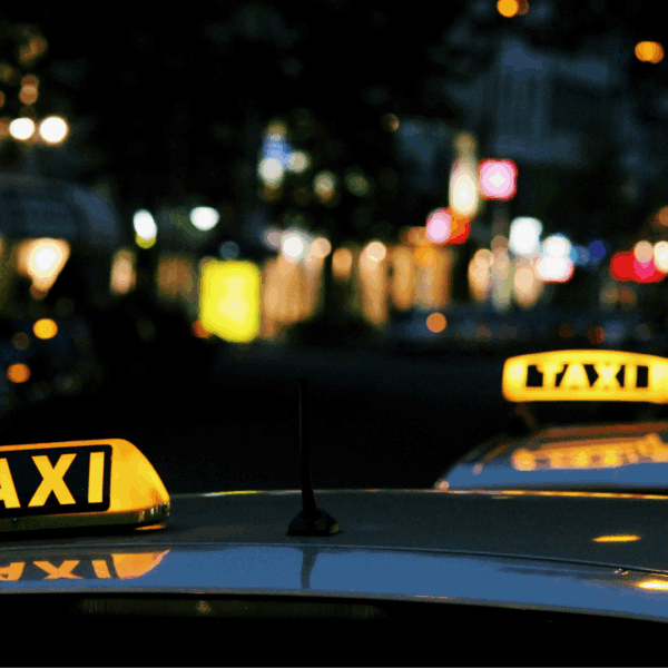 Des taxis dans les embouteillages.