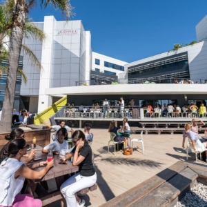 Vue de l'extérieur du campus de Nice
