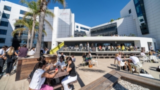 Vue de l'extérieur du campus de Nice