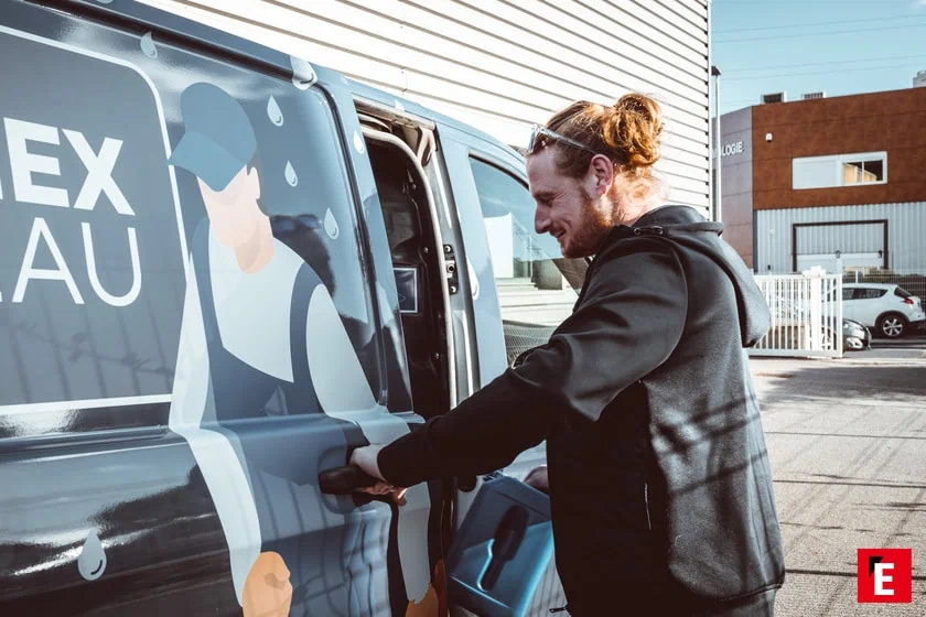 franchisé Nexeau avec son camion
