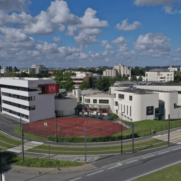 Le campus de L'EM Normandie à Caen.