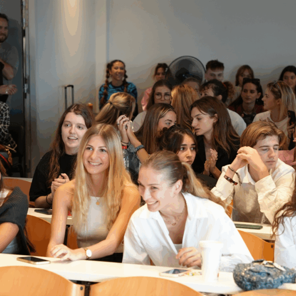 Des élèves en classe.