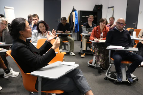 Une salle de classe avec des personnes en formation executive MBE de Rennes SB