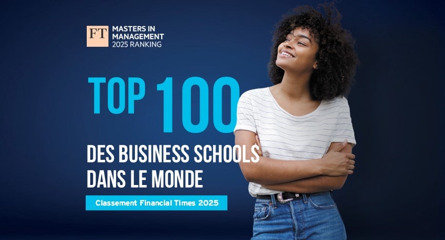 Visuel d'une femme sur un fond bleu pour illustrer le classement de Rennes School of Business
