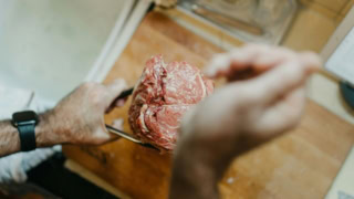 boucher coupe viande