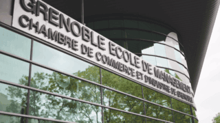 La devanture de l'école GEM.