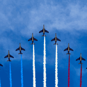 La patrouille de France en formation.