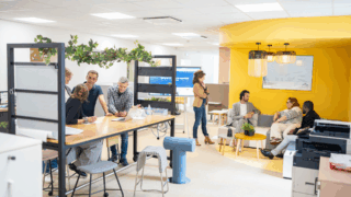 À l'intérieur de l'incubateur SquareLab.