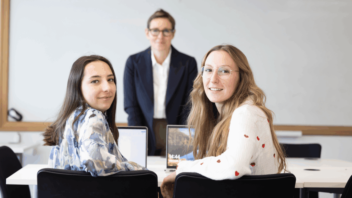 Les étudiants de l'école Sup de V.