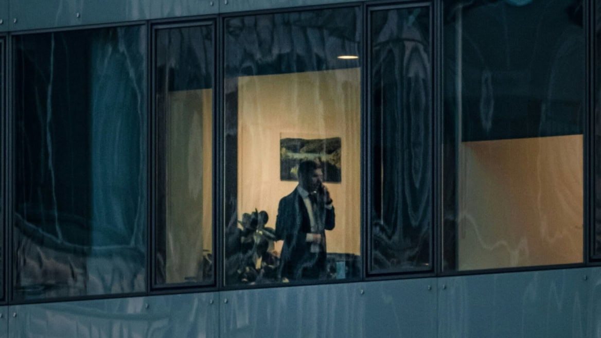 travailleur building