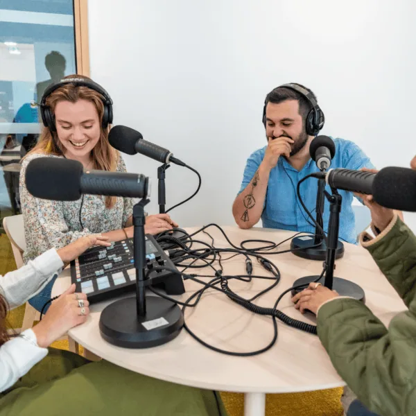 enregistrement d'un podcast par des étudiants