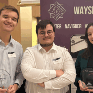 Trois étudiants de l'Efrei, créateurs de Waysee.