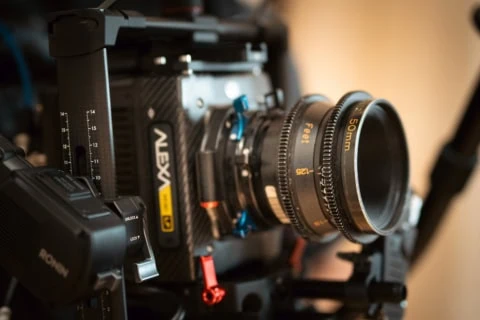 Gros zoom sur l'objectif d'un appareil photo