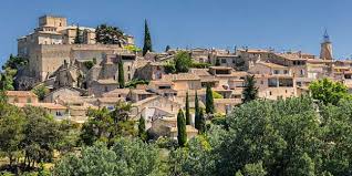 Vue du village de Pertuis