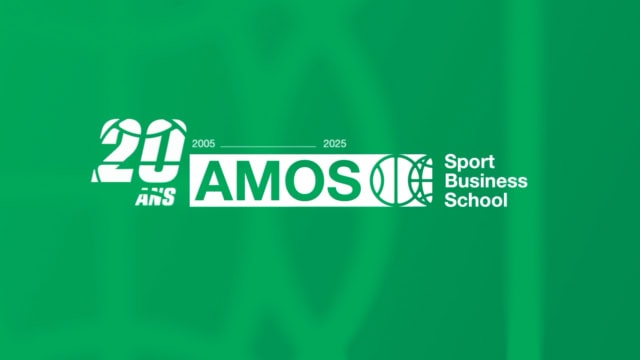 Fond vert avec applat du logo de l'école AMOS