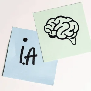 Un cerveau et les lettres IA dessinés sur des postit.