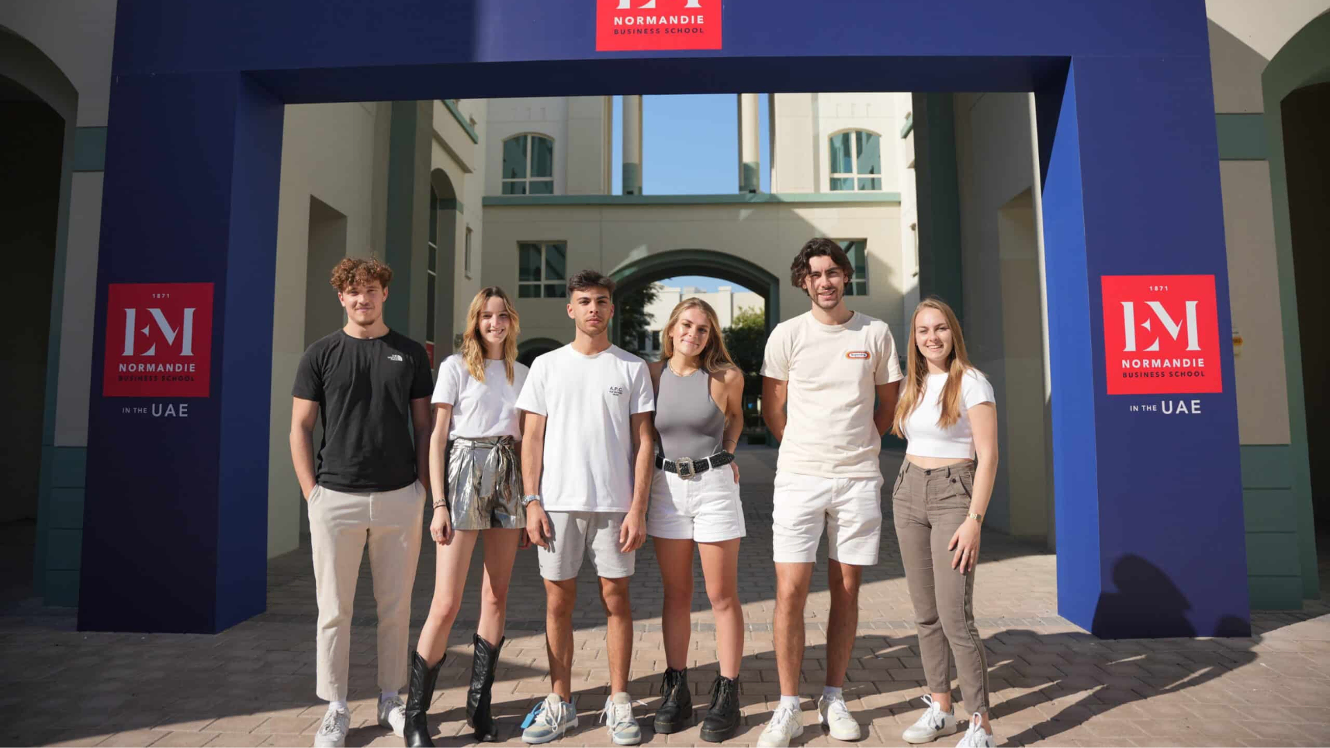 Les étudiants d'EM Normandie sur le campus de Dubaï.