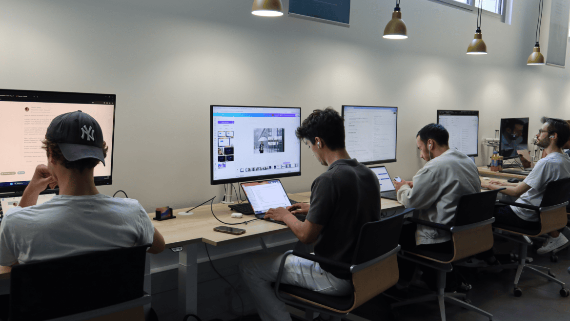 Les étudiant de l'Intelligence Lab de l'ECE