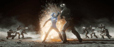 Duel futuriste explosif entre combattants en armure au centre dun champ de bataille lunaire.