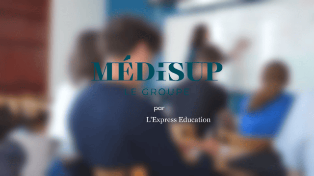 MÉDISUP : formation présentielle en classe avec formateur devant tableau.