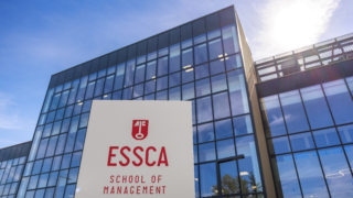 Un campus de l'école de management ESSCA